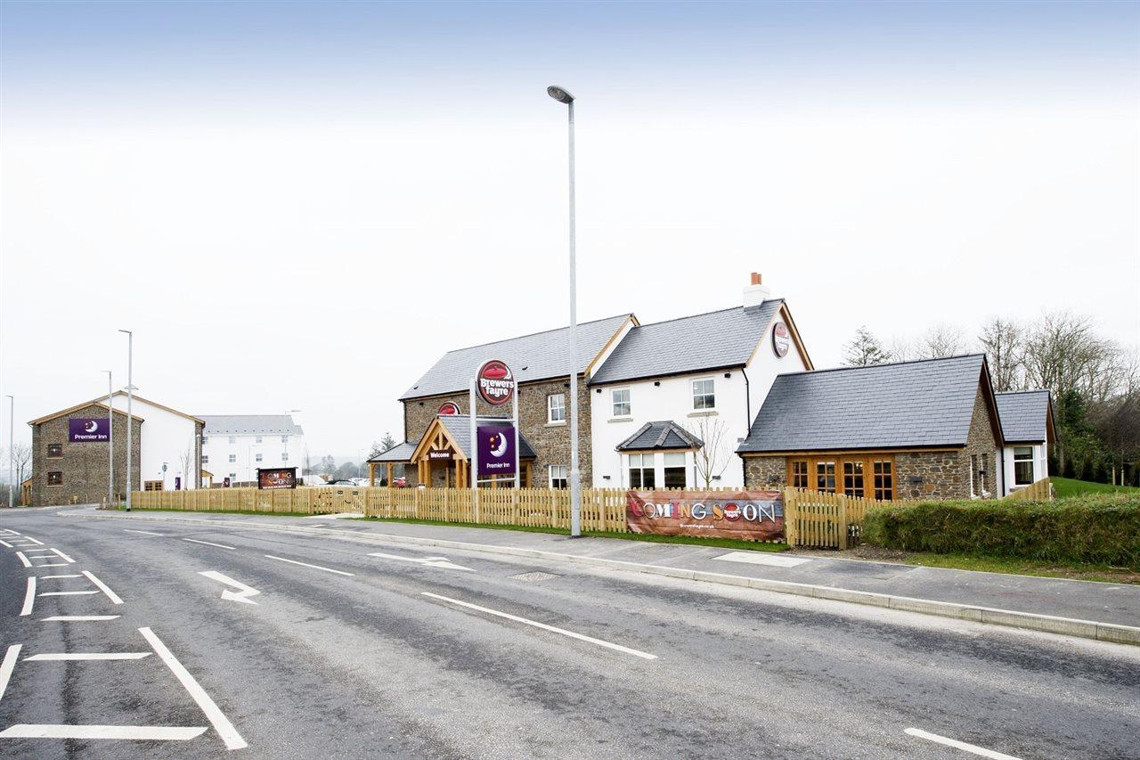 Premier Inn Premier Inn Бидефорд Екстериор снимка