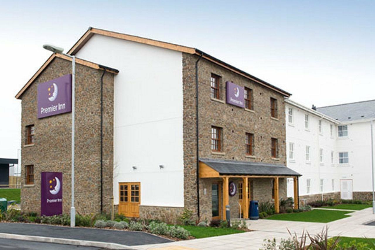 Premier Inn Premier Inn Бидефорд Екстериор снимка