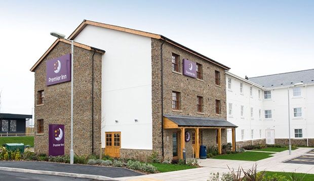 Premier Inn Premier Inn Бидефорд Екстериор снимка